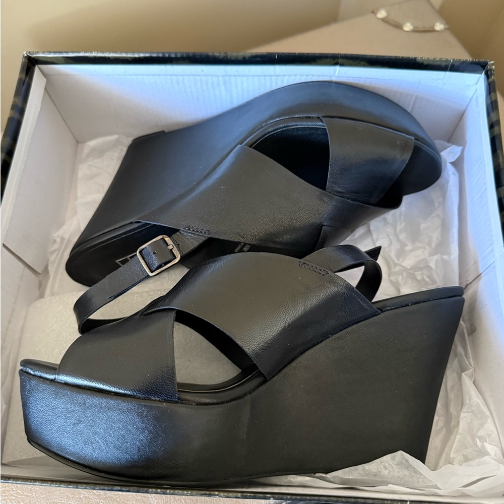 Moda Spana Black Platform Shoes